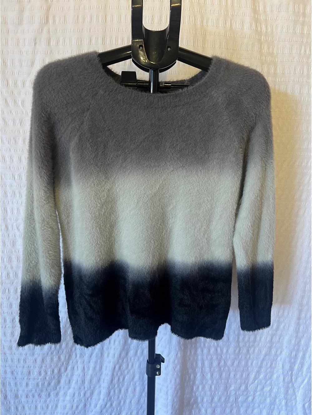 FATE Ombre Fuzzy Sweater – Gray & Black – Women’s Small